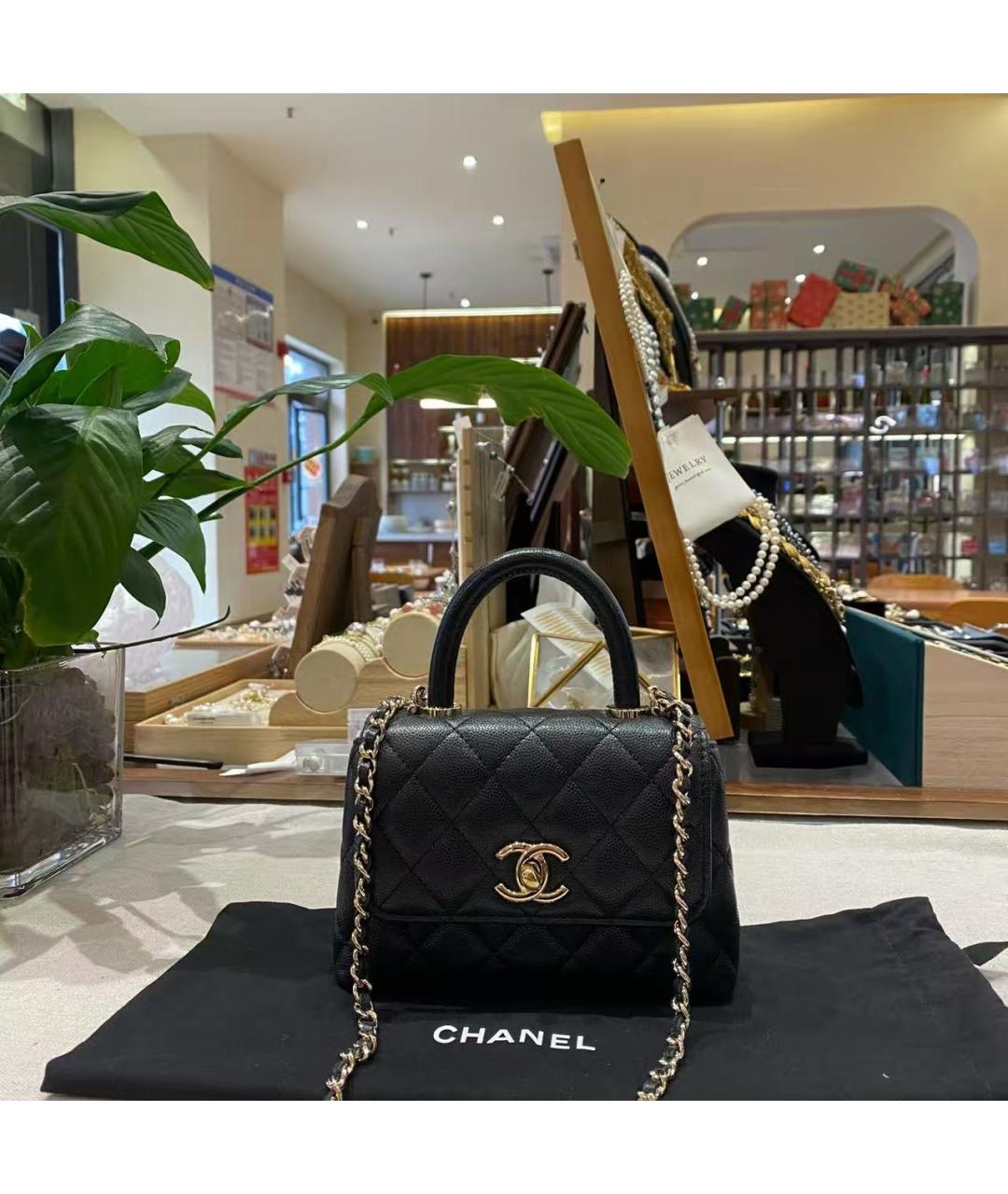 CHANEL Черная кожаная сумка через плечо, фото 2