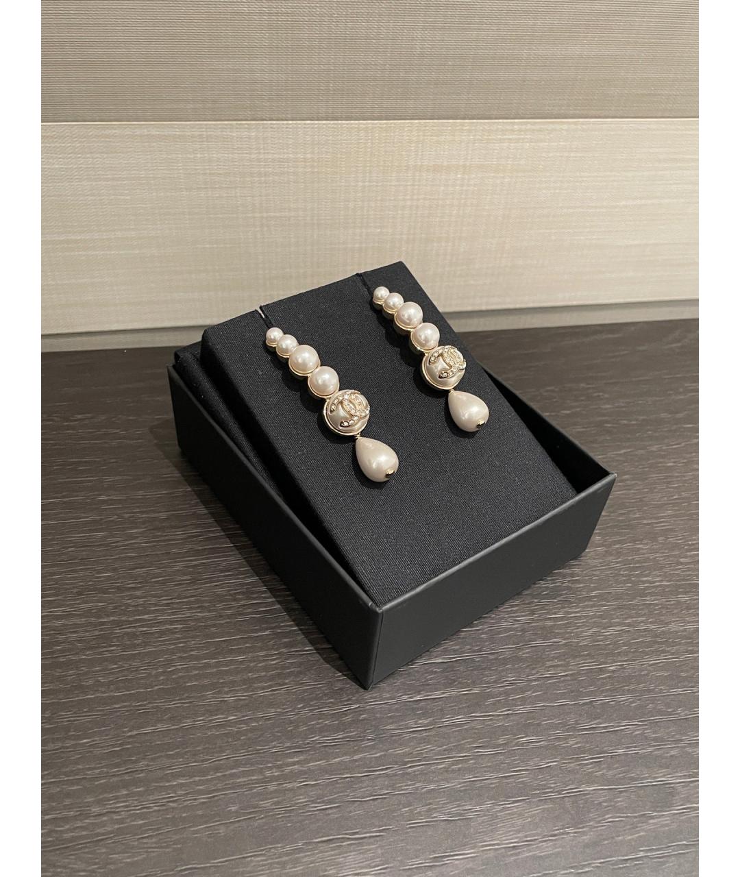 CHANEL Белые жемчужные серьги, фото 3