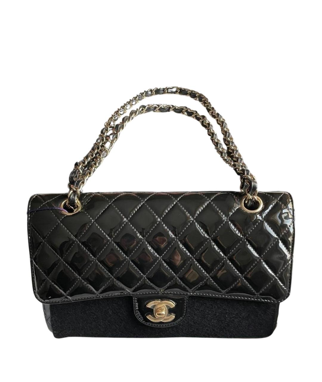 CHANEL Черная сумка через плечо из лакированной кожи, фото 1