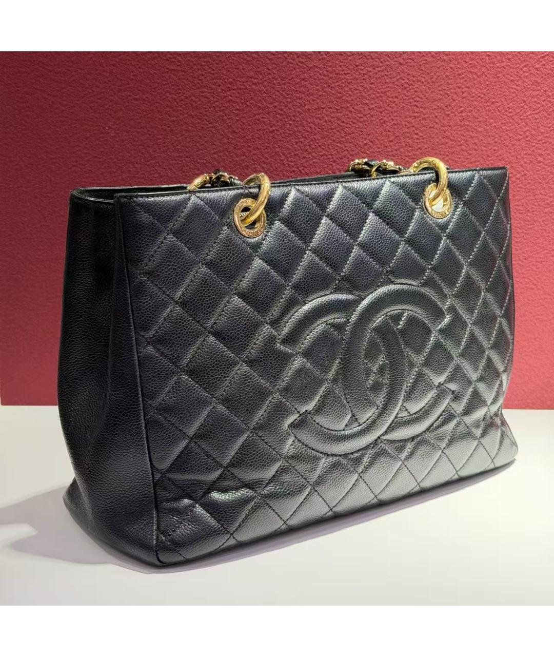 CHANEL Черная кожаная сумка тоут, фото 3