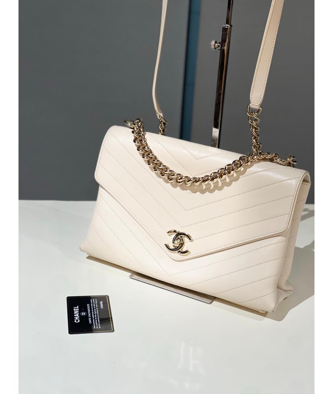 CHANEL Белая кожаная сумка через плечо, фото 7