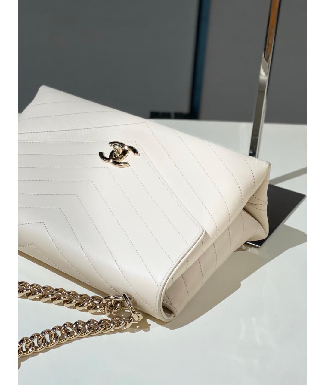CHANEL Белая кожаная сумка через плечо, фото 5