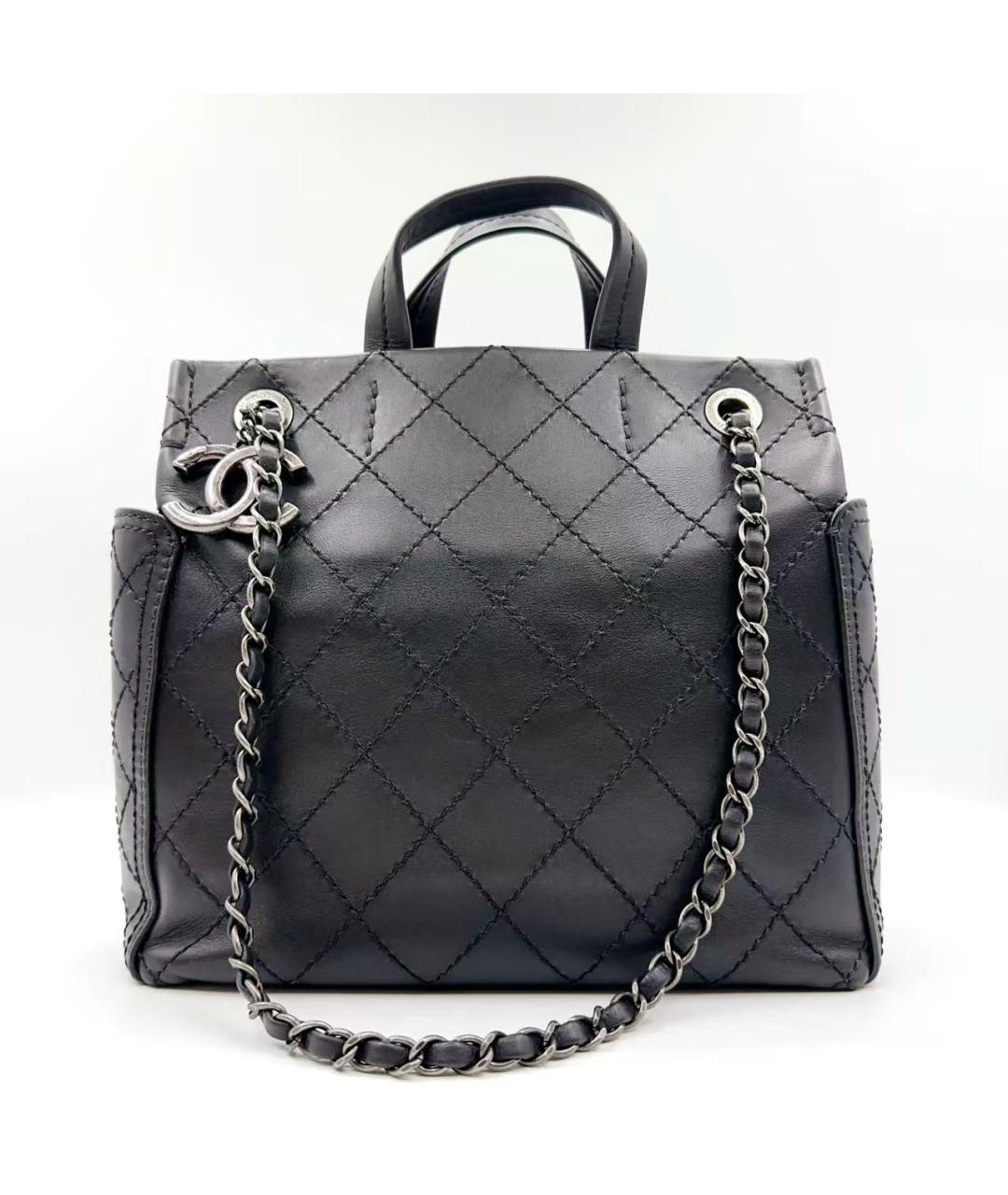 CHANEL Черная кожаная сумка с короткими ручками, фото 2
