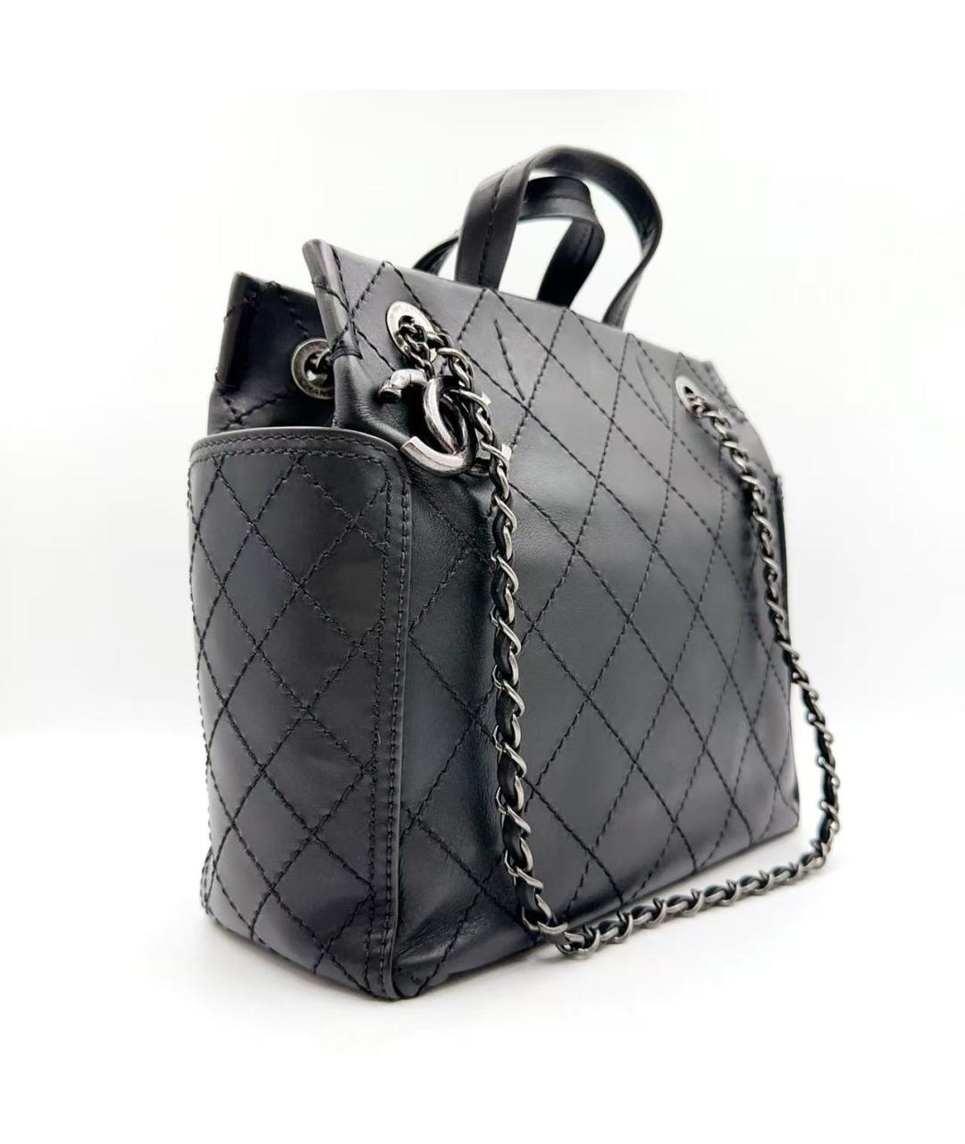 CHANEL Черная кожаная сумка с короткими ручками, фото 4
