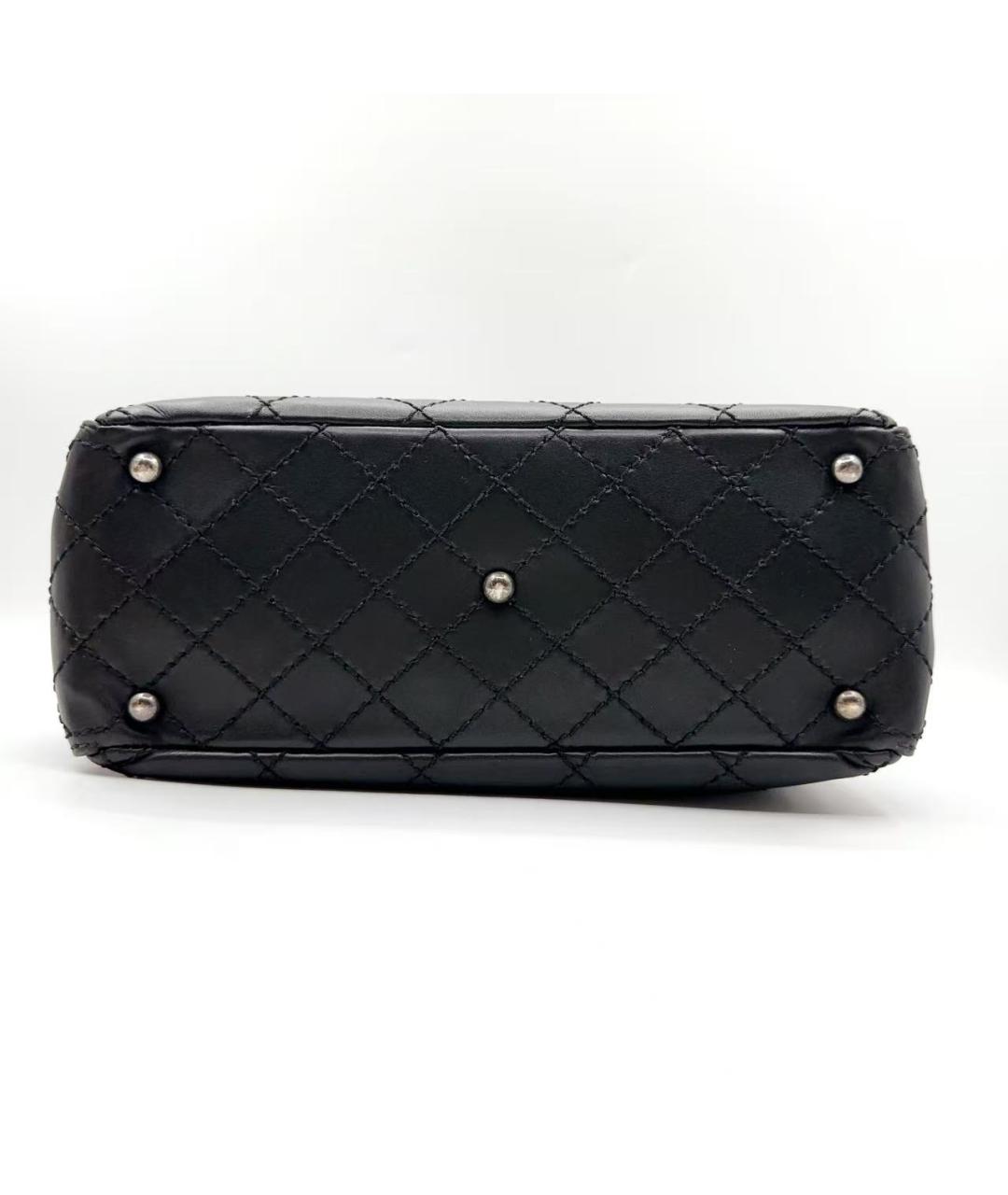 CHANEL Черная кожаная сумка с короткими ручками, фото 5