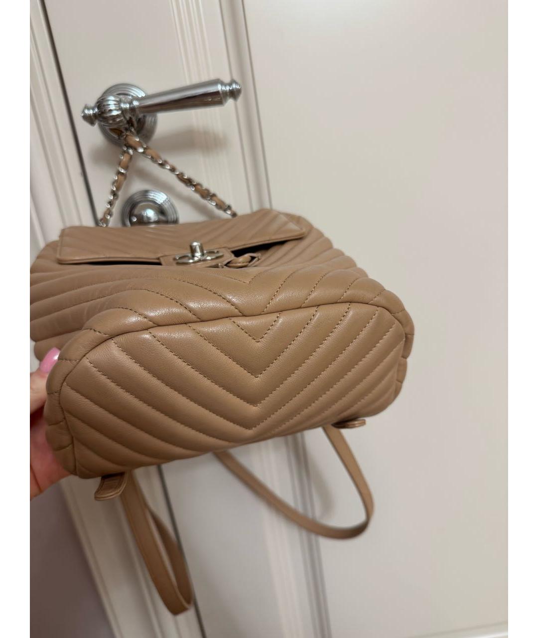 CHANEL Бежевый кожаный рюкзак, фото 4