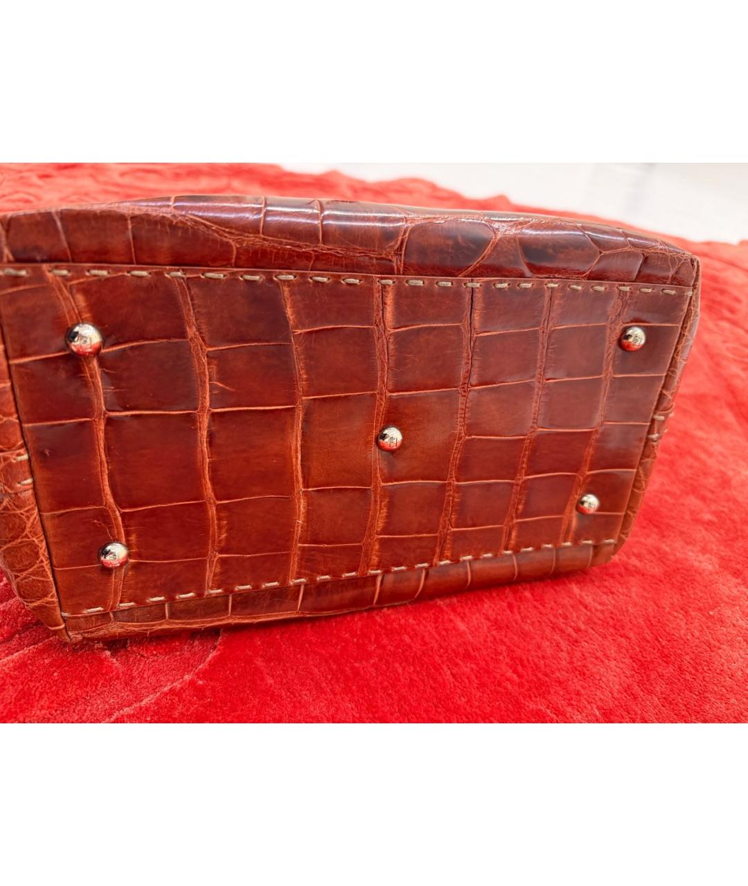 FENDI Коричневая сумка с короткими ручками из экзотической кожи, фото 3
