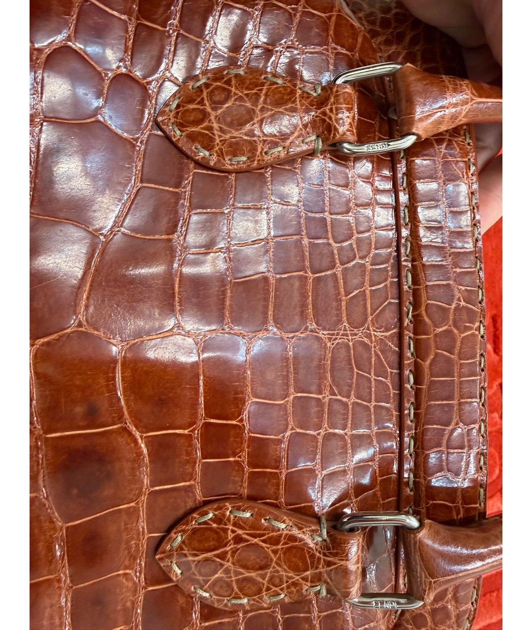FENDI Коричневая сумка с короткими ручками из экзотической кожи, фото 5