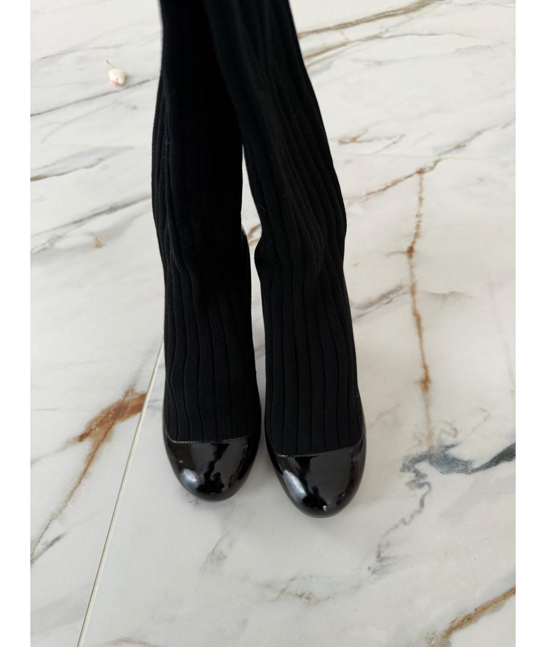 CHANEL Черные сапоги из лакированной кожи, фото 3