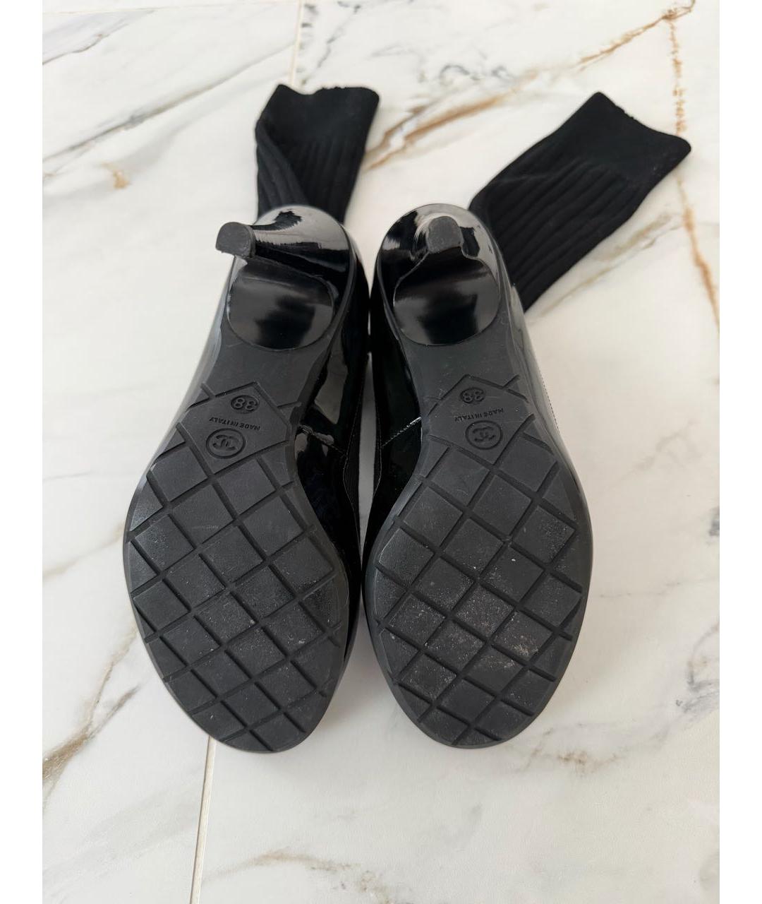 CHANEL Черные сапоги из лакированной кожи, фото 4