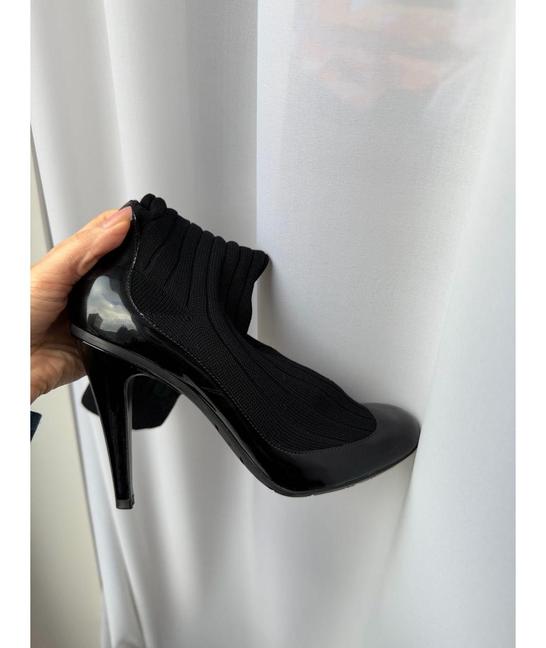 CHANEL Черные сапоги из лакированной кожи, фото 5