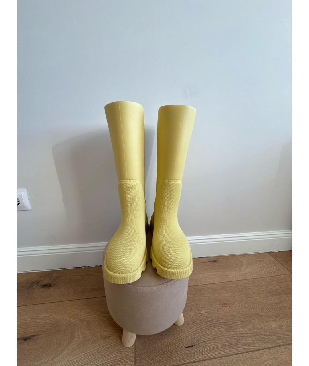 BURBERRY Желтые резиновые сапоги, фото 2