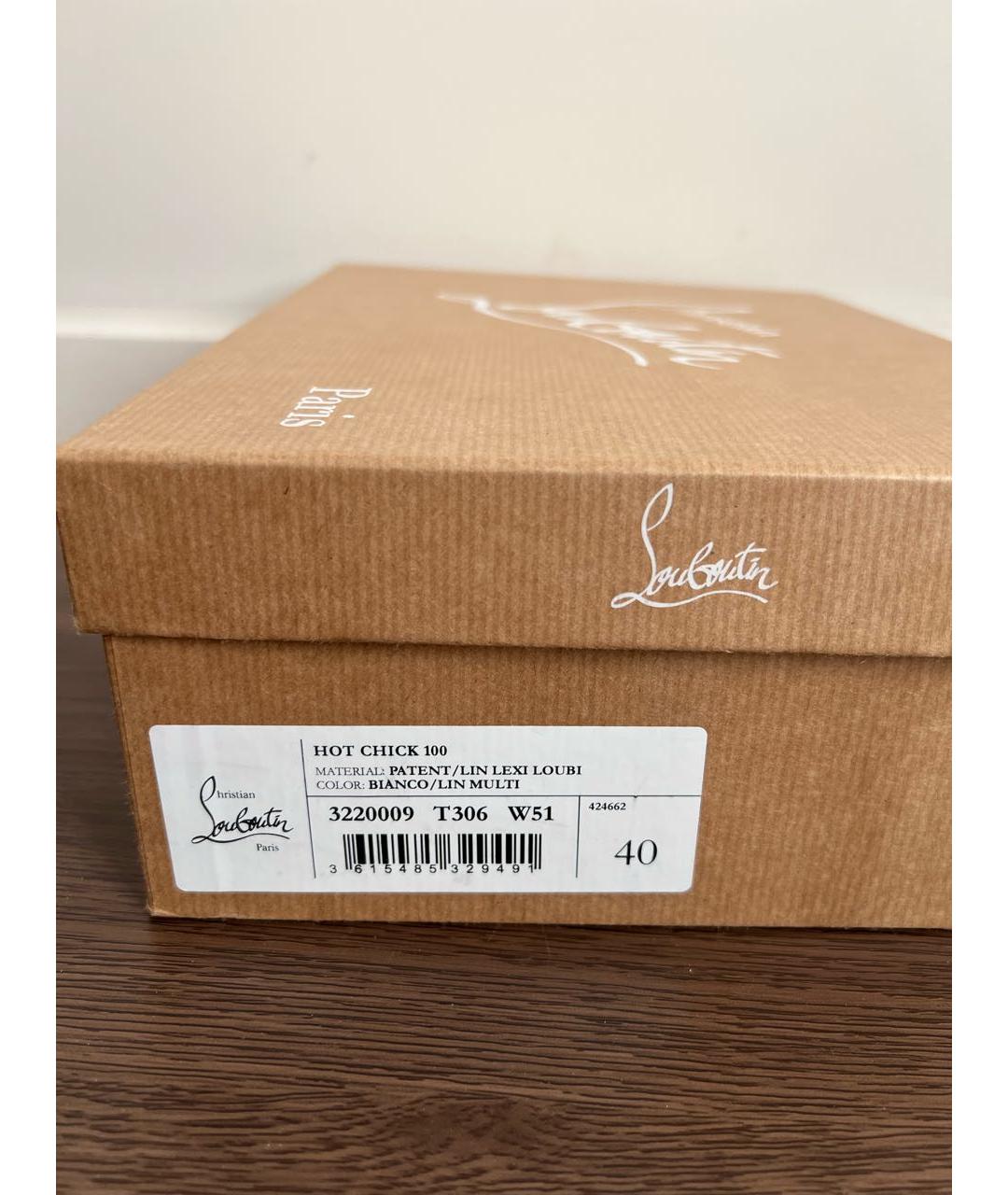 CHRISTIAN LOUBOUTIN Белые туфли из лакированной кожи, фото 6