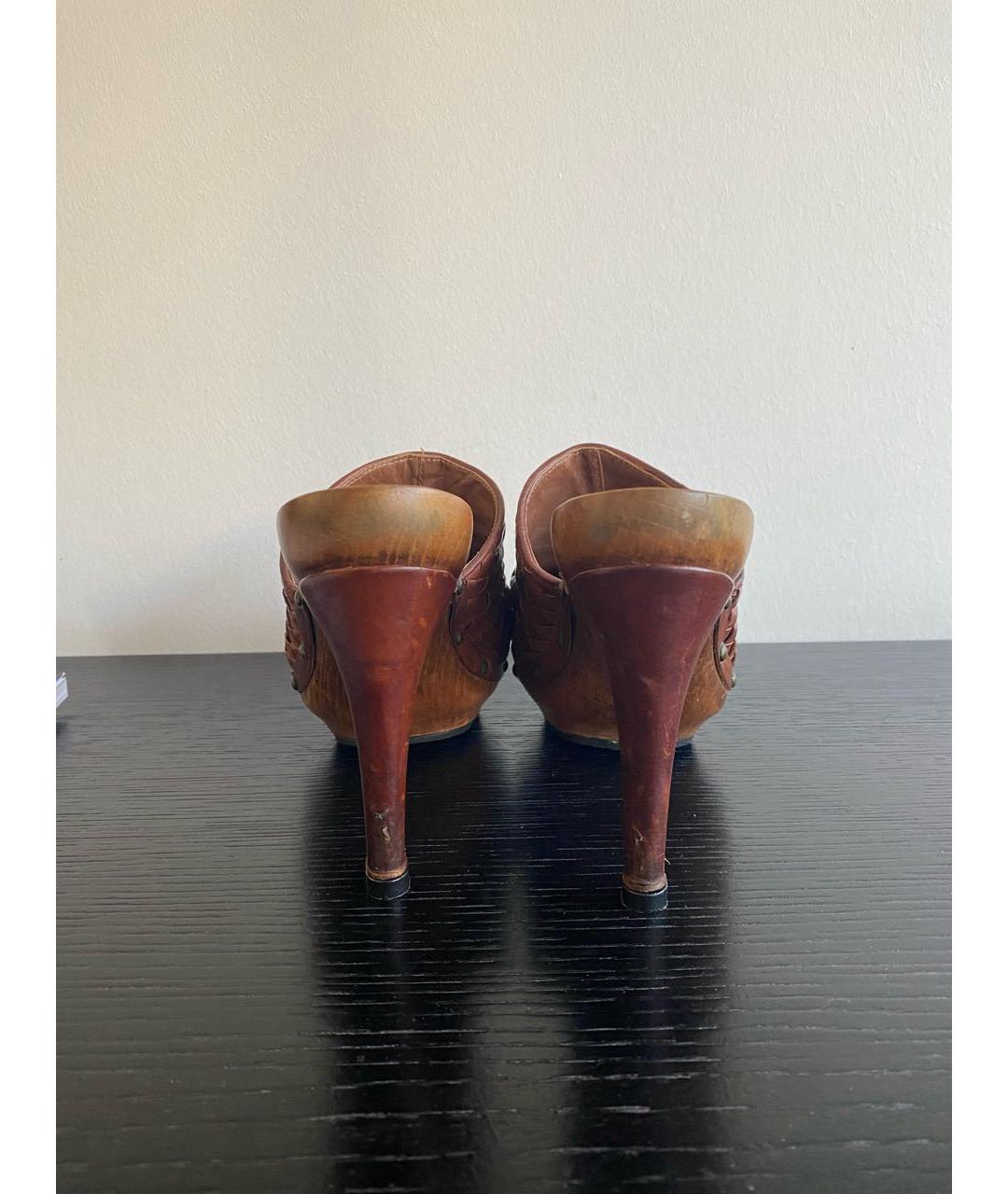 BOTTEGA VENETA Коричневые кожаные сабо, фото 4