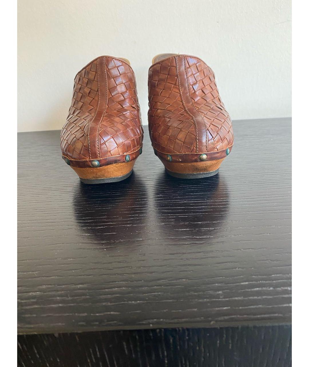 BOTTEGA VENETA Коричневые кожаные сабо, фото 8
