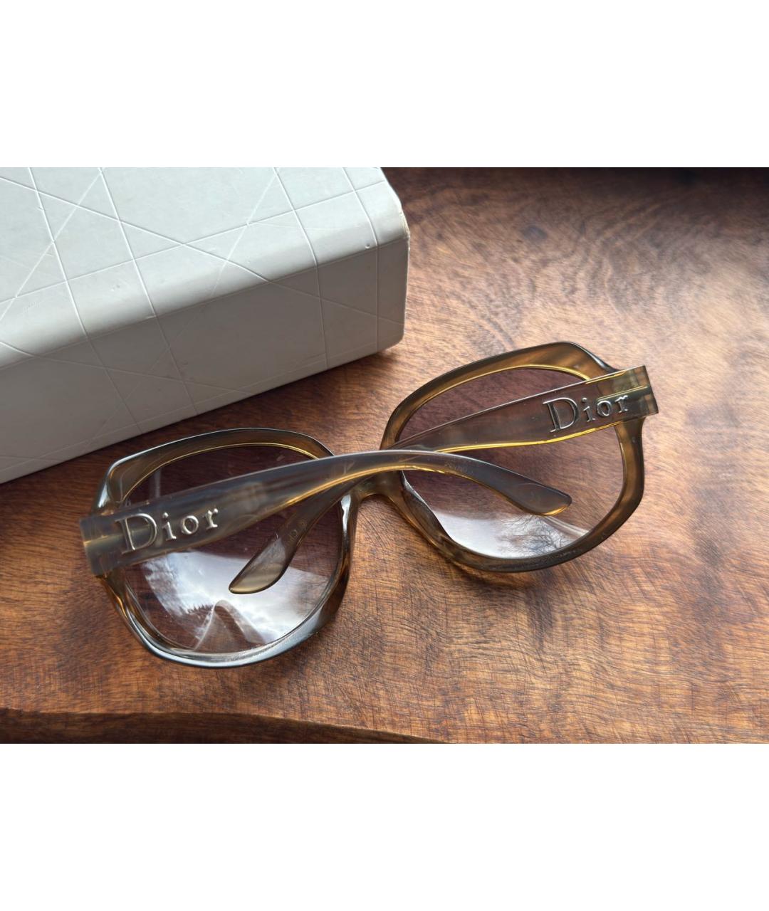 CHRISTIAN DIOR Коричневые пластиковые солнцезащитные очки, фото 2