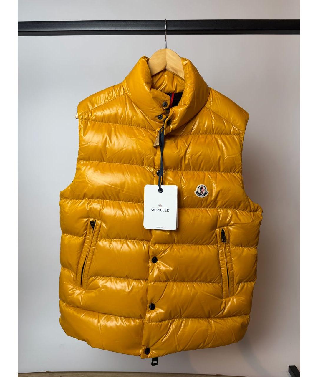 MONCLER Горчичный полиамидовый жилет, фото 9