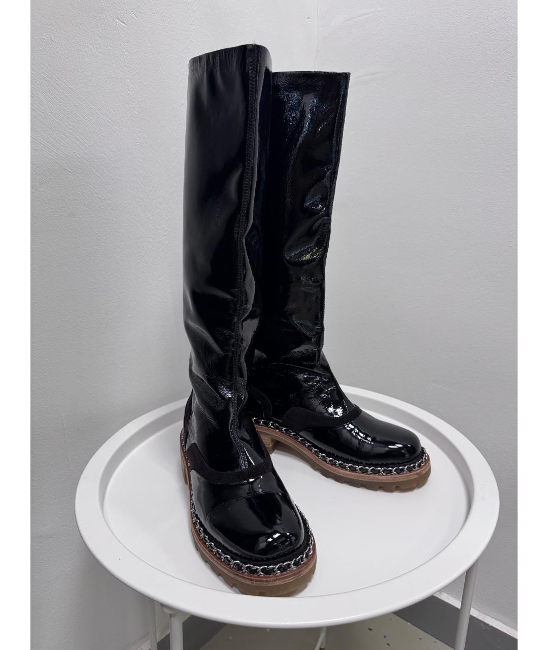CHANEL Черные сапоги из лакированной кожи, фото 4