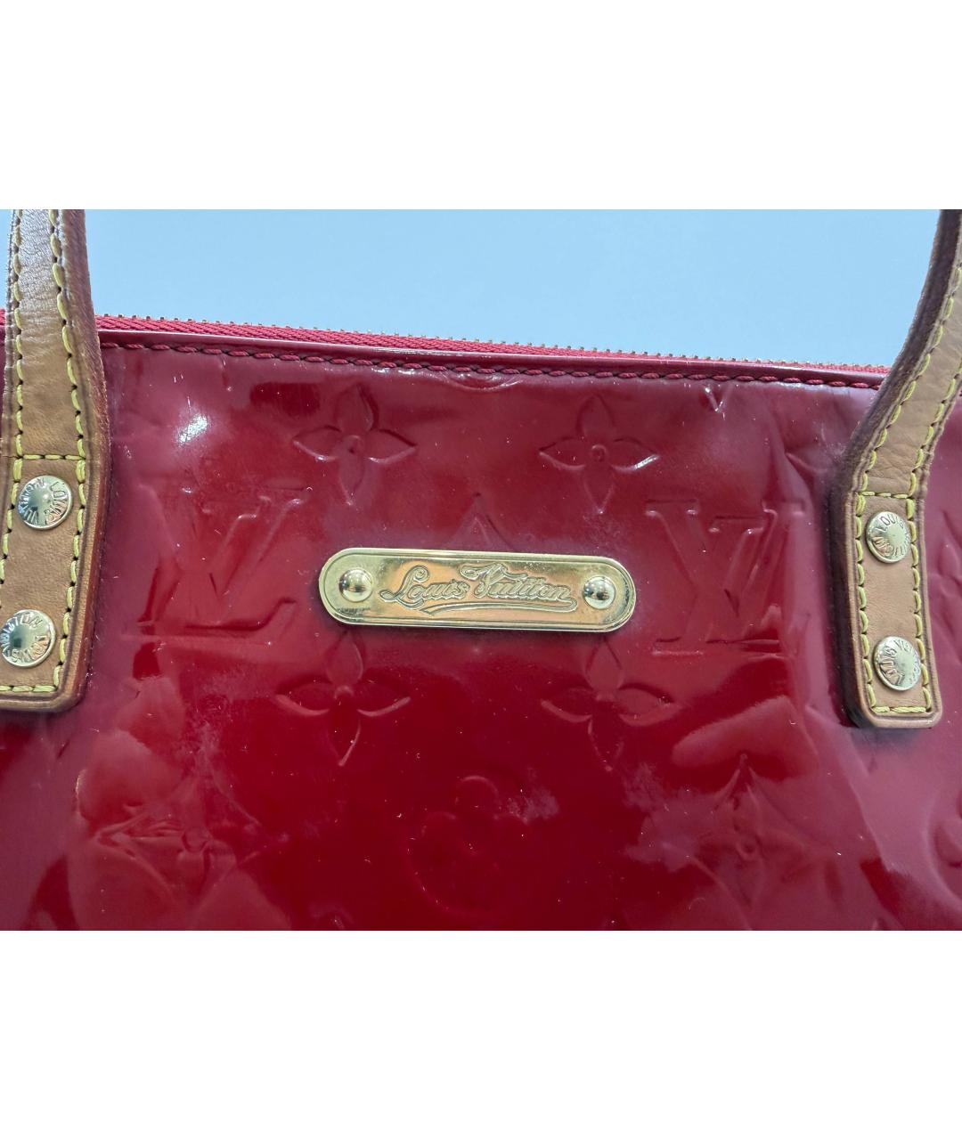 LOUIS VUITTON Красная сумка с короткими ручками из лакированной кожи, фото 3