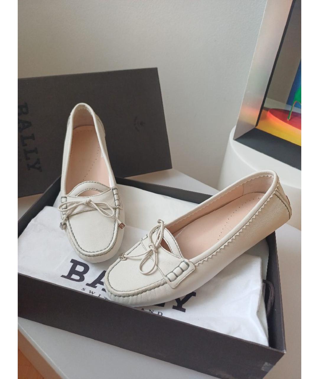 BALLY Белые кожаные мокасины, фото 2