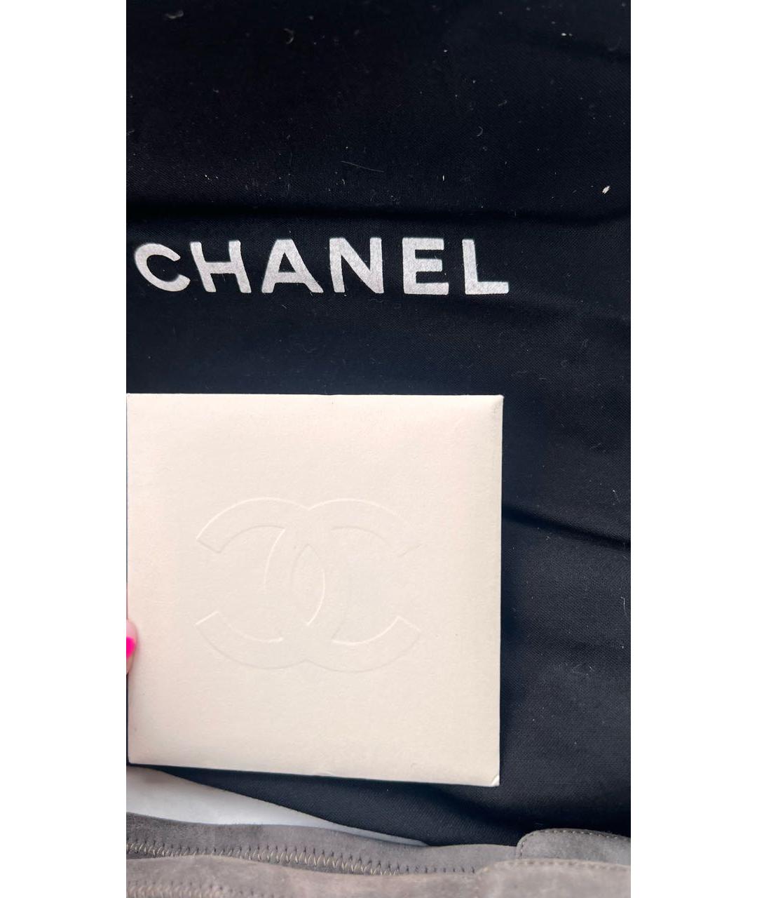 CHANEL Серые замшевые сапоги, фото 7