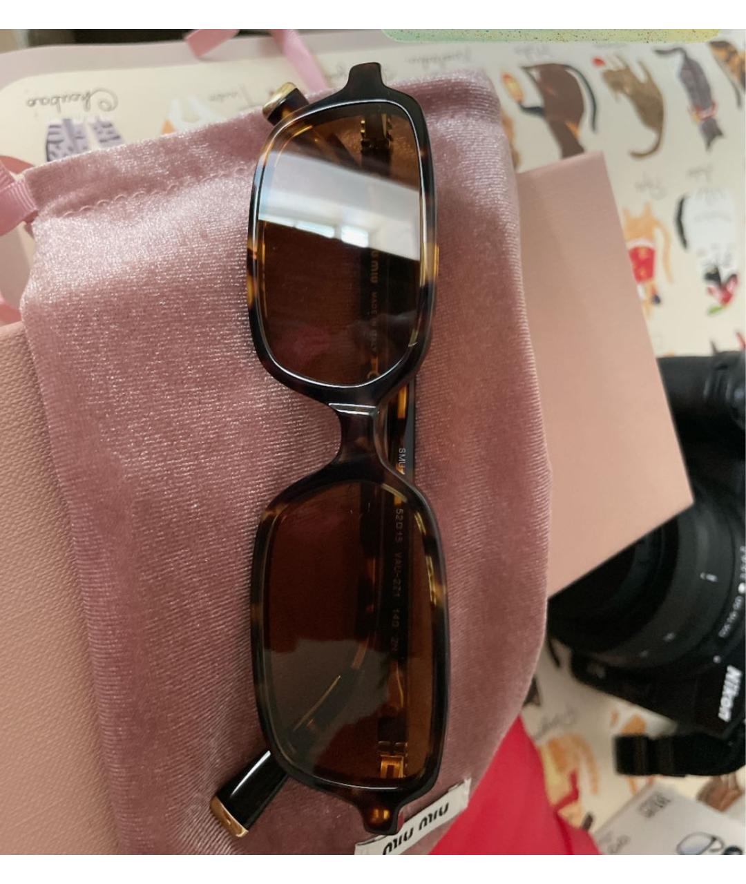 MIU MIU Коричневые пластиковые солнцезащитные очки, фото 4