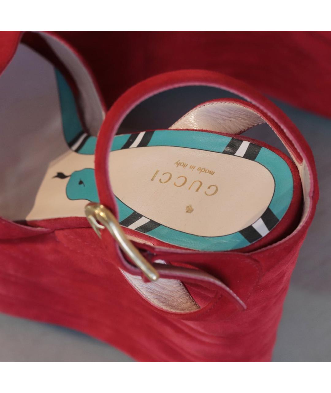 GUCCI Красные замшевые босоножки, фото 4