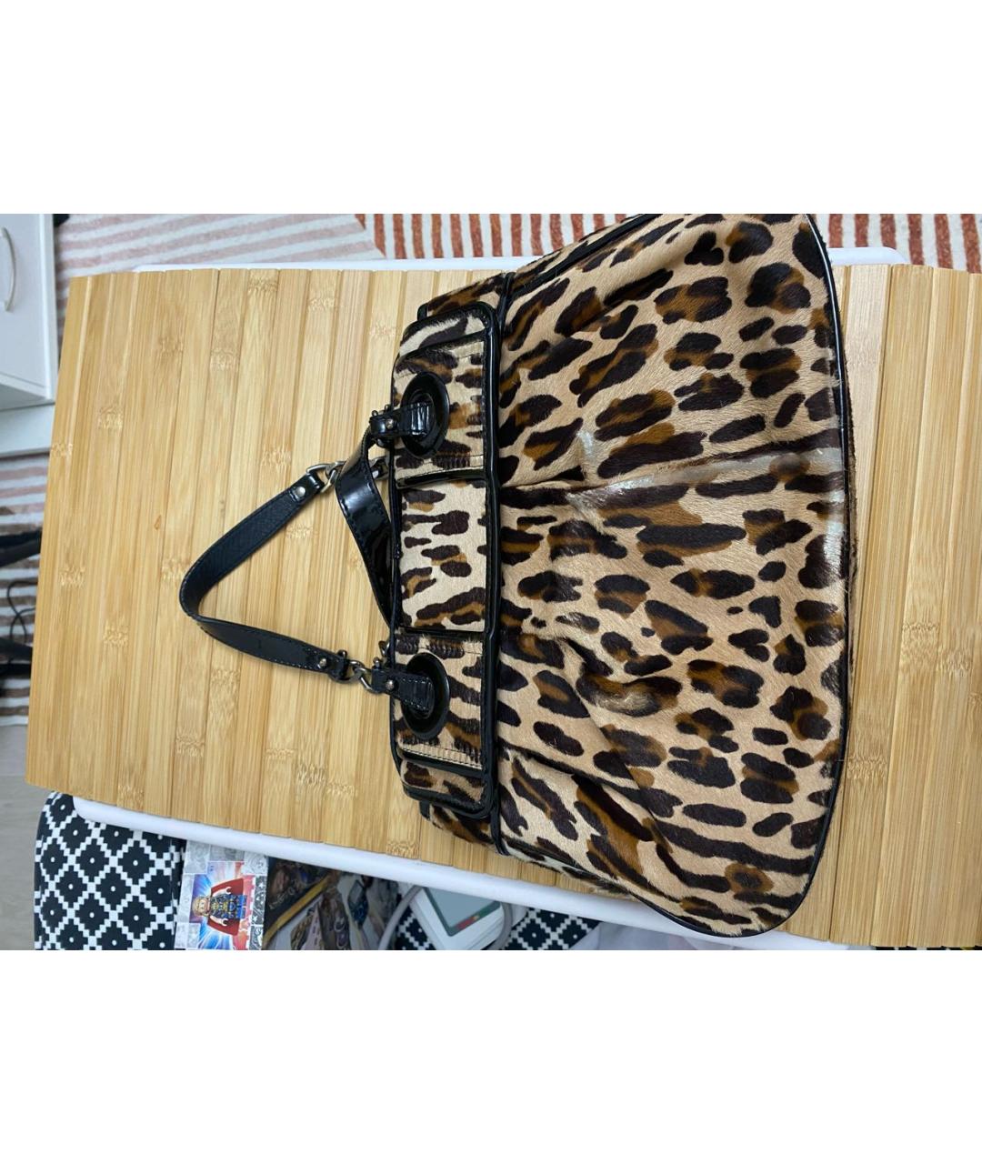 FENDI Черная меховая сумка с короткими ручками, фото 3