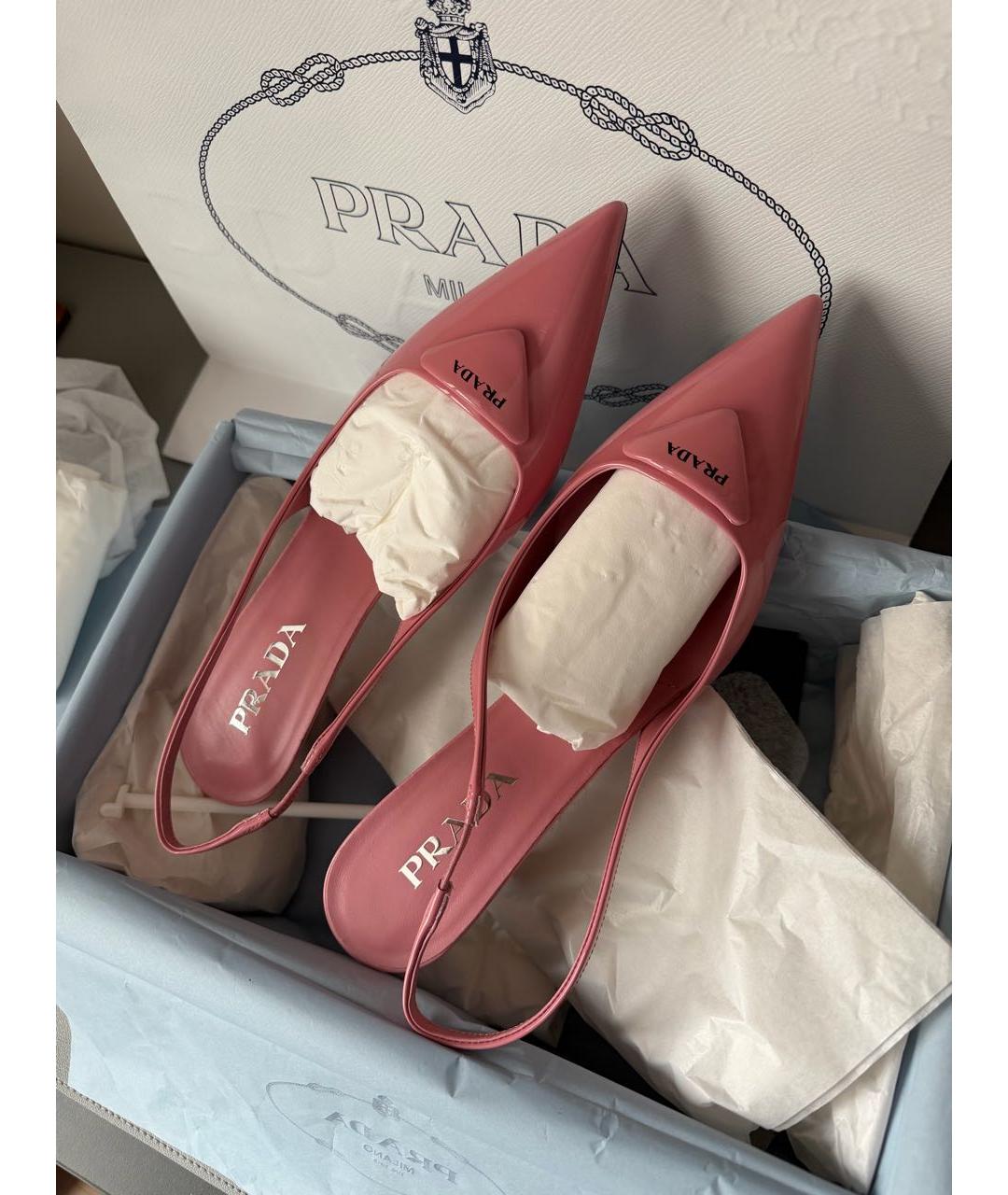 PRADA Розовые лодочки на низком каблуке из лакированной кожи, фото 4