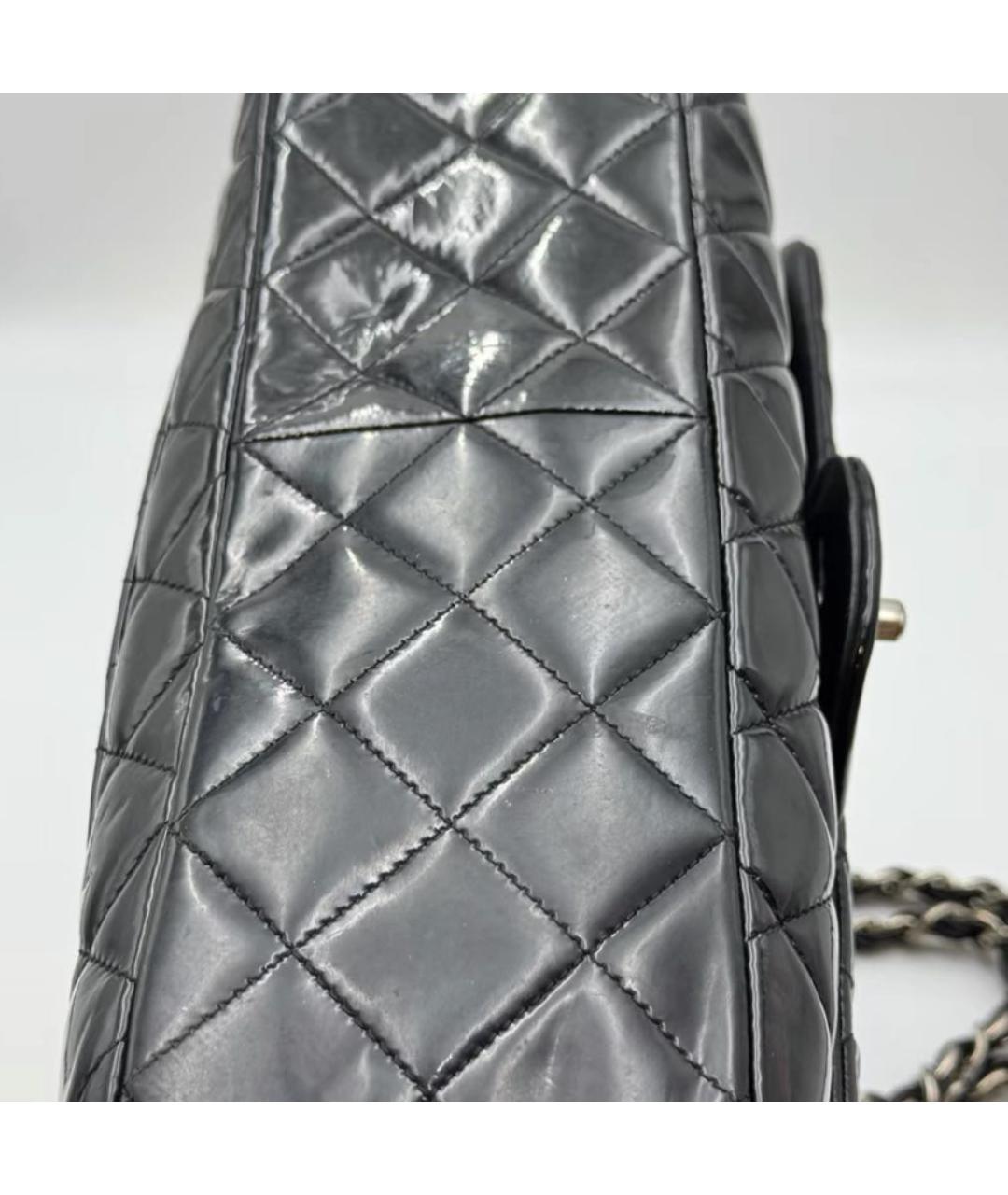 CHANEL Черная сумка через плечо из лакированной кожи, фото 5