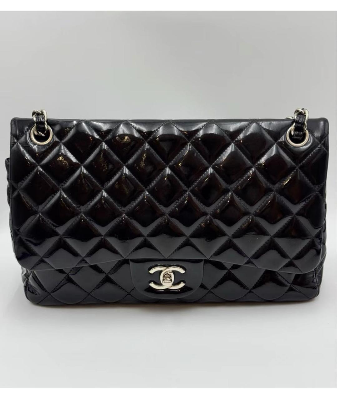 CHANEL Черная сумка через плечо из лакированной кожи, фото 2