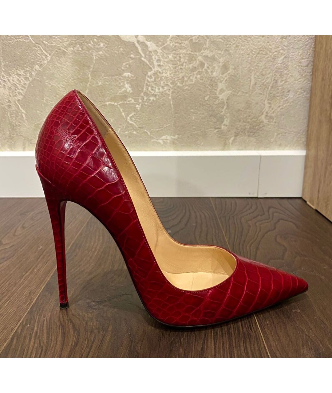 CHRISTIAN LOUBOUTIN Красные туфли из экзотической кожи, фото 8