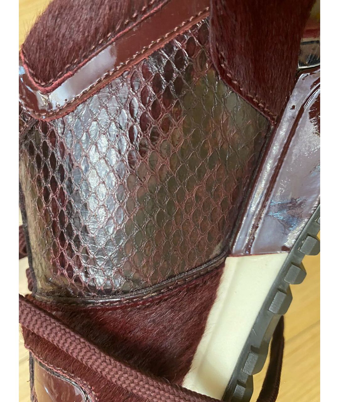 LOUIS VUITTON Бордовые кроссовки из экзотической кожи, фото 5