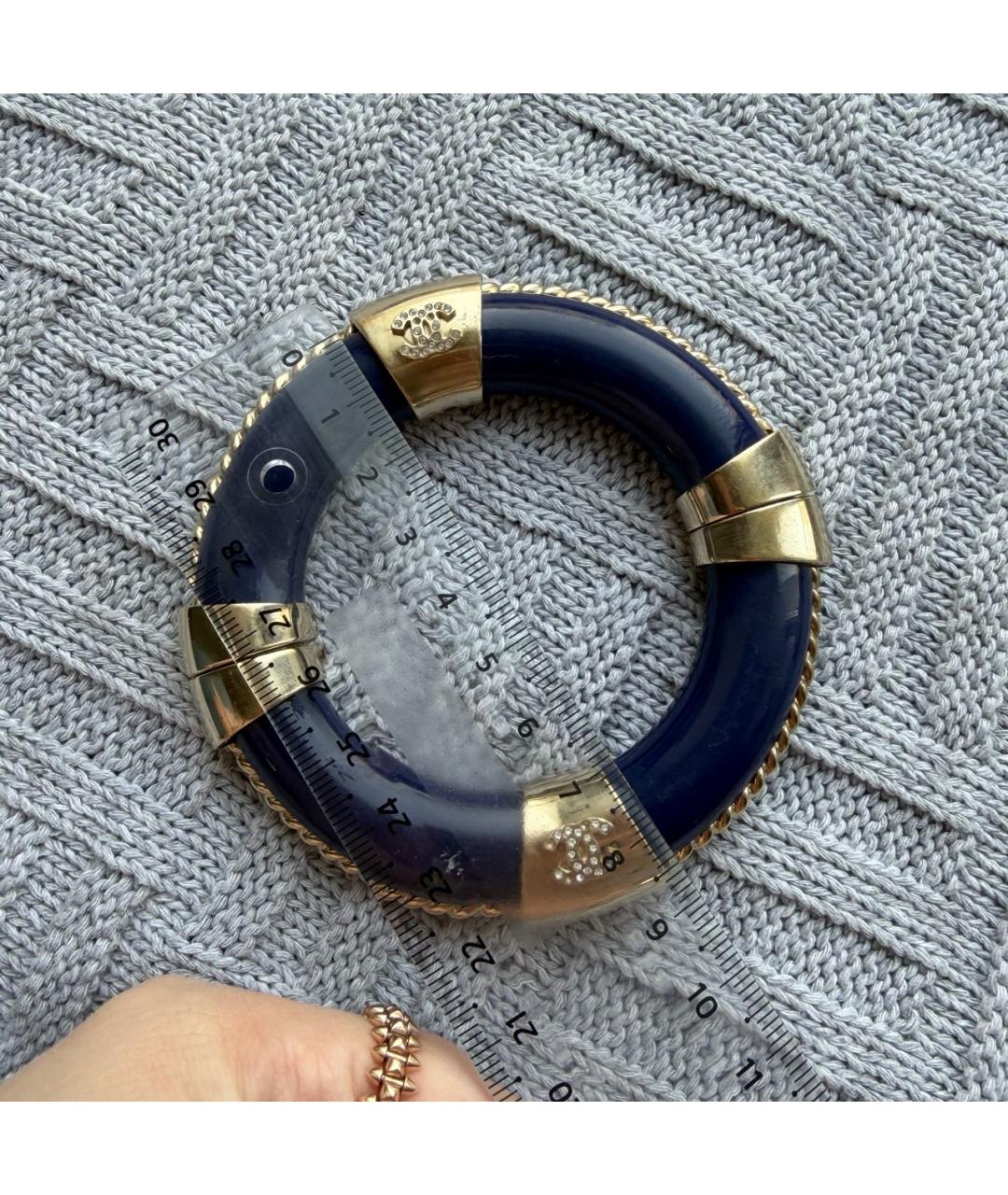 CHANEL Темно-синий пластиковый браслет, фото 6