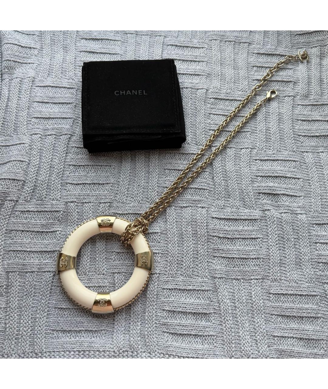 CHANEL Бежевая пластиковая подвеска, фото 6