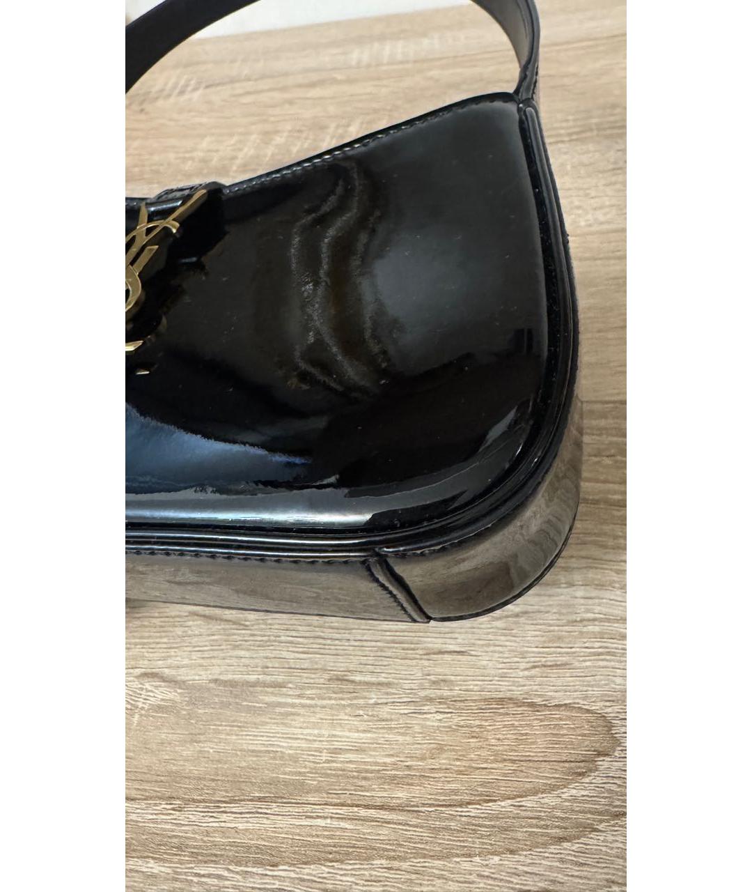 SAINT LAURENT Черная сумка через плечо из лакированной кожи, фото 3