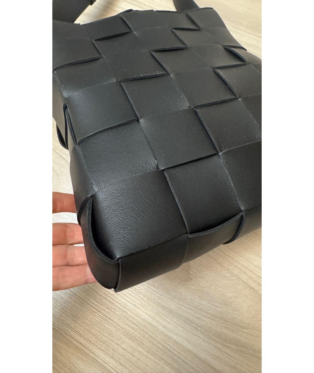 BOTTEGA VENETA Черная кожаная сумка через плечо, фото 7