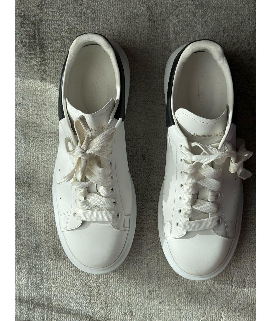 ALEXANDER MCQUEEN Белые кожаные низкие кроссовки / кеды, фото 2