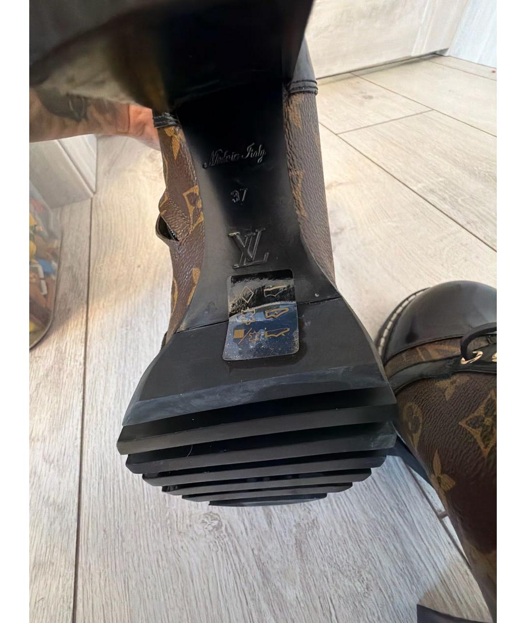 LOUIS VUITTON Коричневые ботильоны из лакированной кожи, фото 7