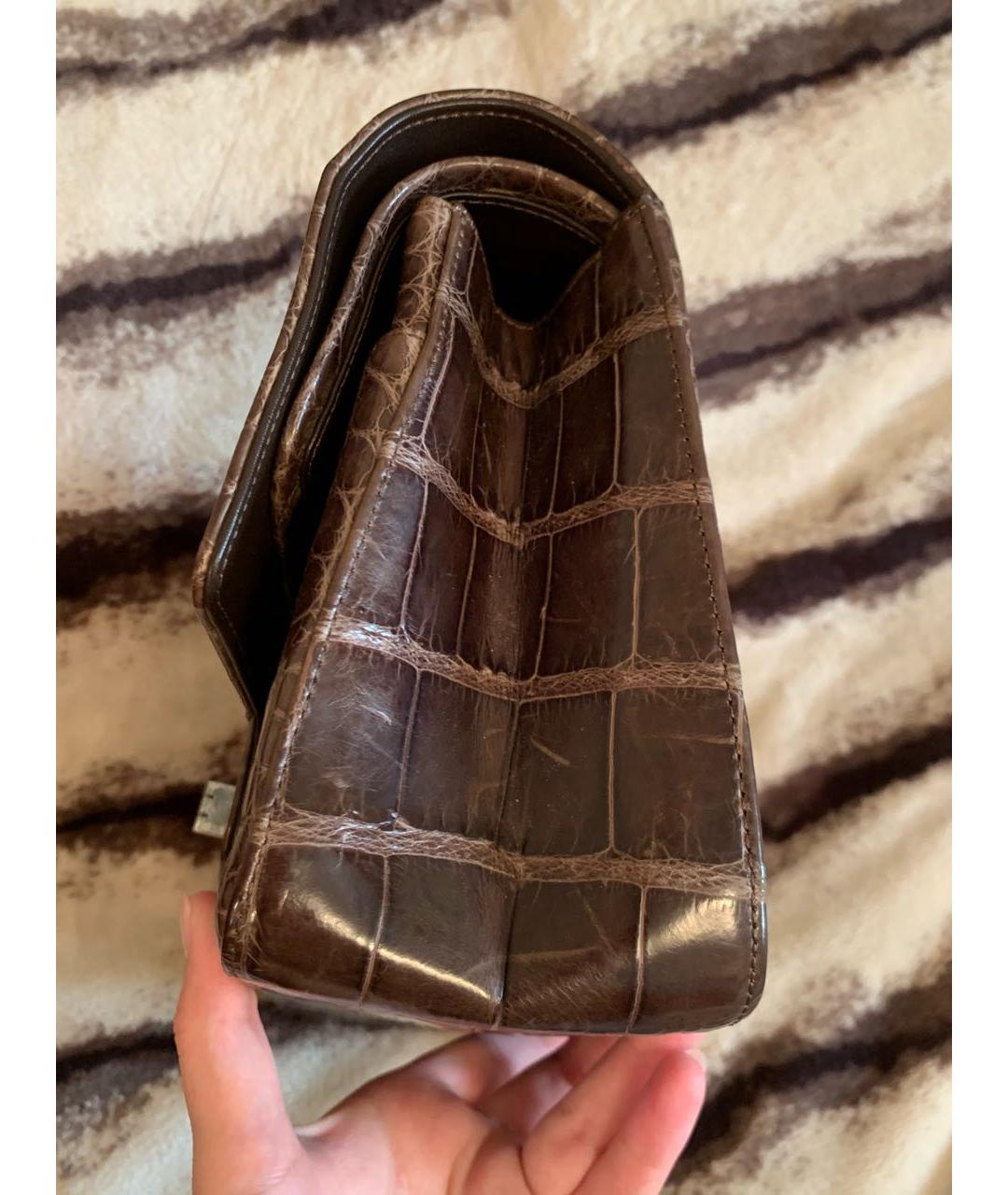 CHANEL Коричневая сумка с короткими ручками из экзотической кожи, фото 6