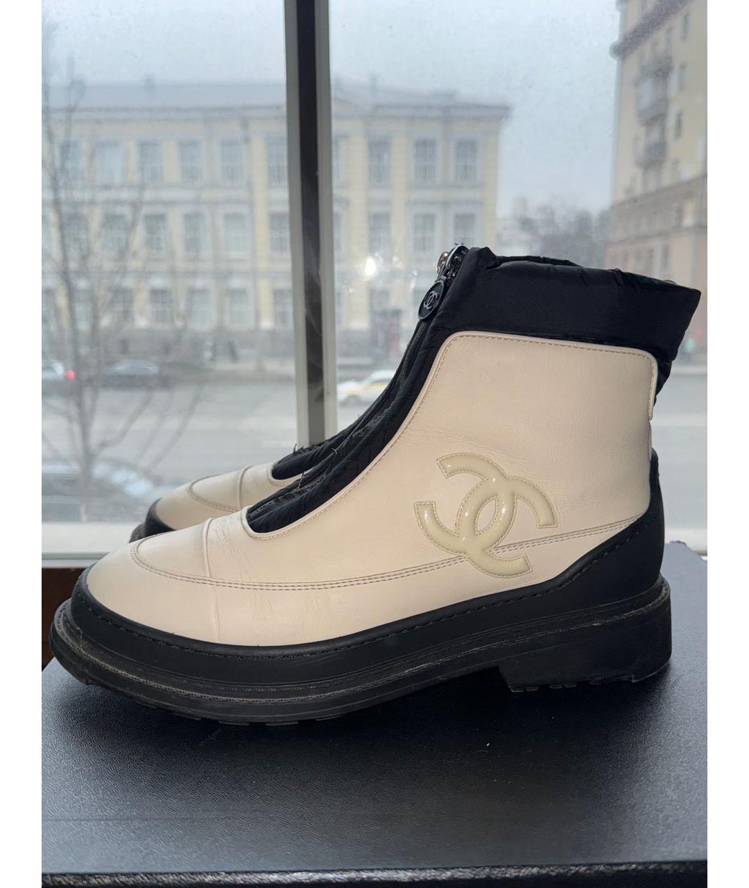 CHANEL Бежевые кожаные ботинки, фото 3