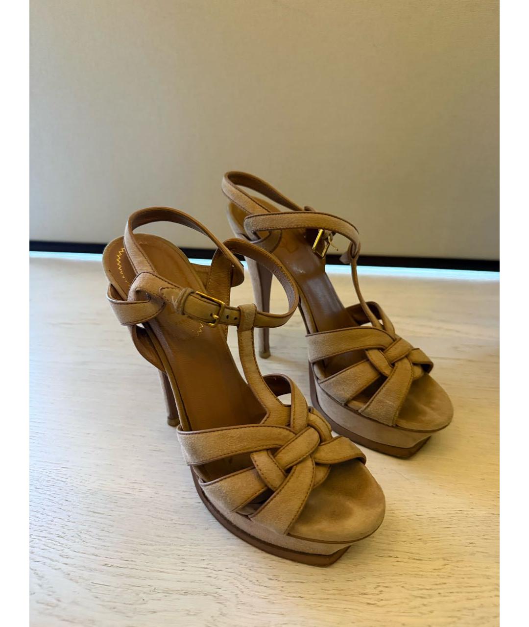 SAINT LAURENT Бежевые замшевые босоножки, фото 2