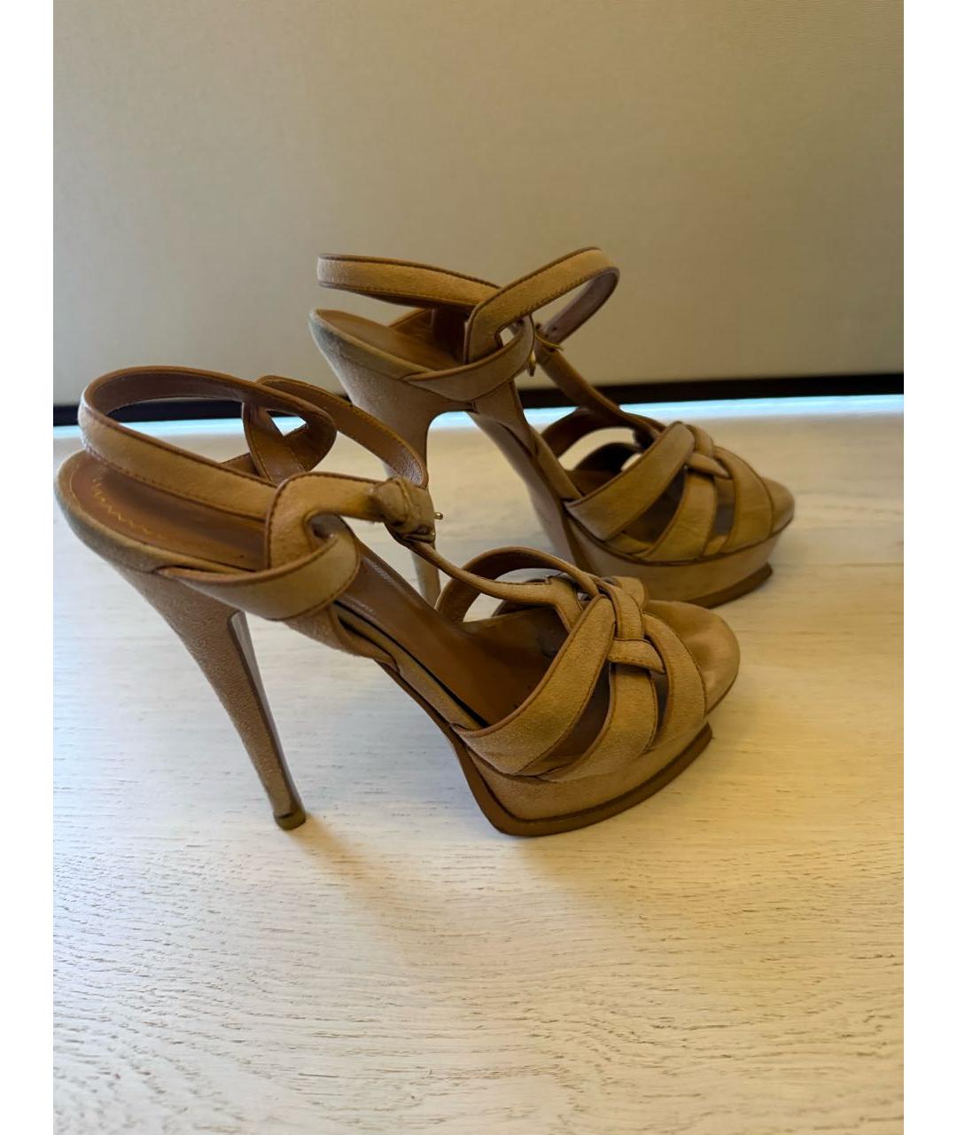 SAINT LAURENT Бежевые замшевые босоножки, фото 6