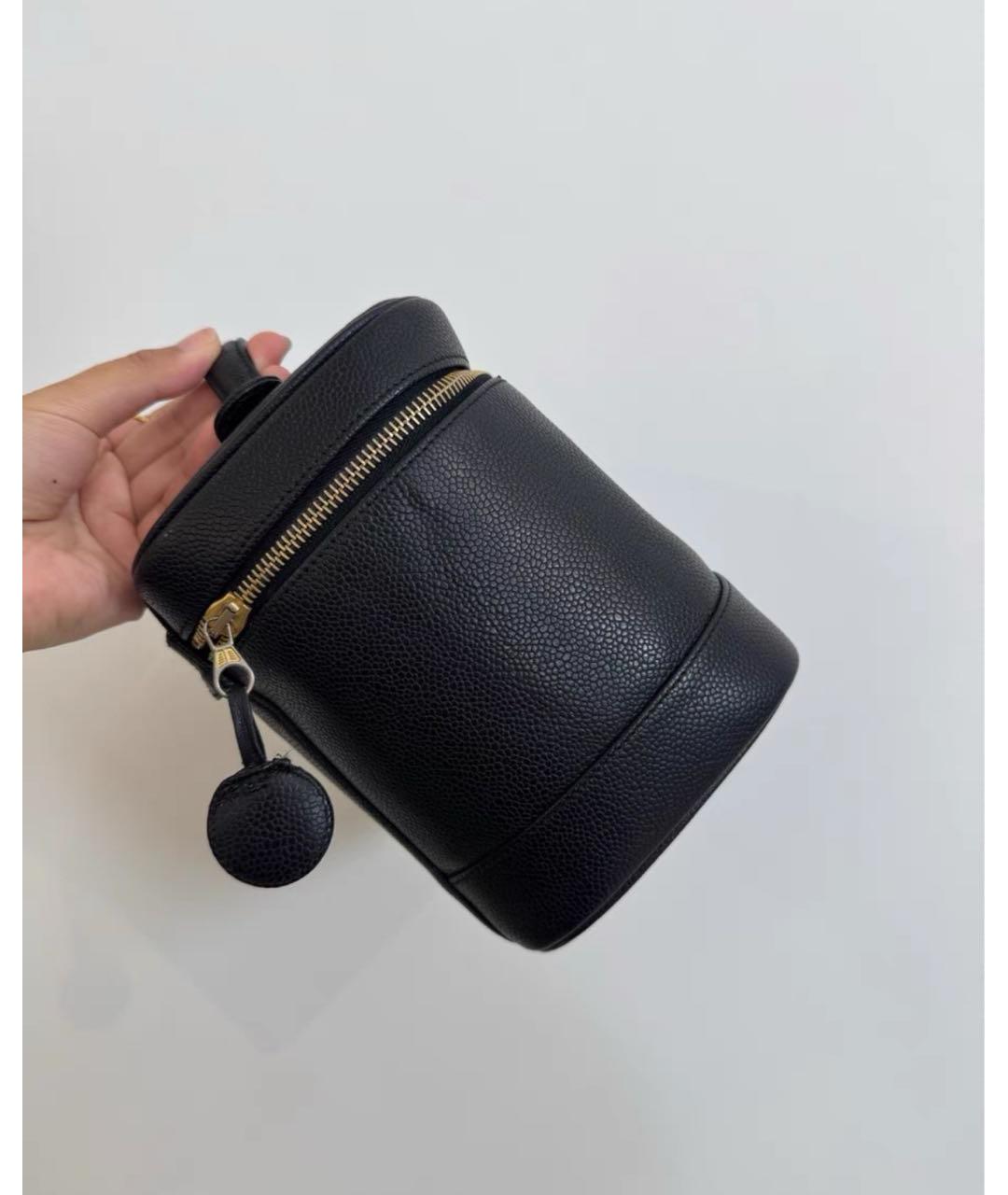 CHANEL Черная кожаная сумка с короткими ручками, фото 3