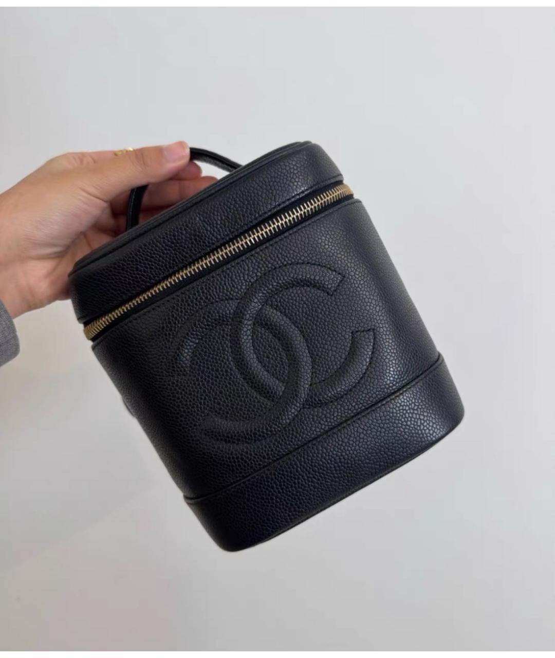 CHANEL Черная кожаная сумка с короткими ручками, фото 4