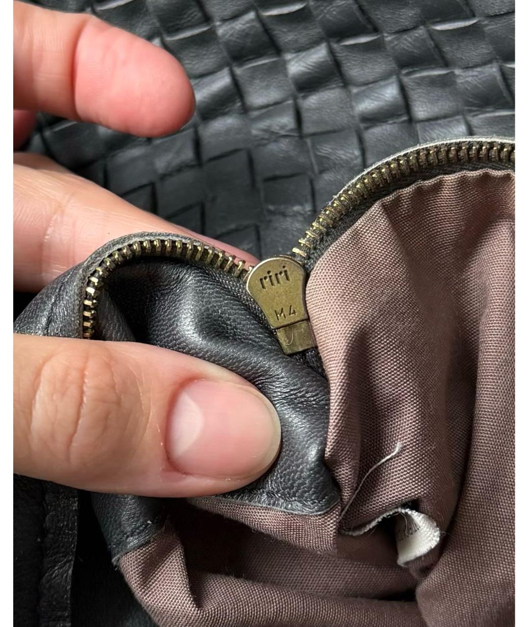 BOTTEGA VENETA Антрацитовая кожаная сумка тоут, фото 4