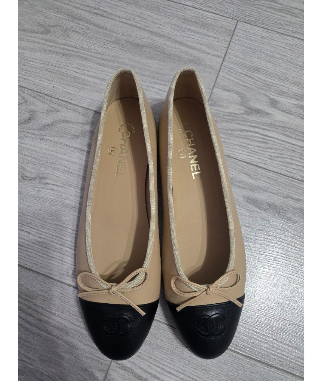 CHANEL Бежевые кожаные балетки, фото 5