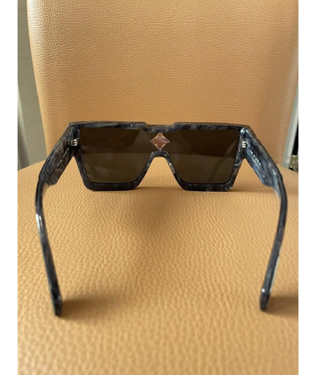 LOUIS VUITTON Антрацитовые пластиковые солнцезащитные очки, фото 2