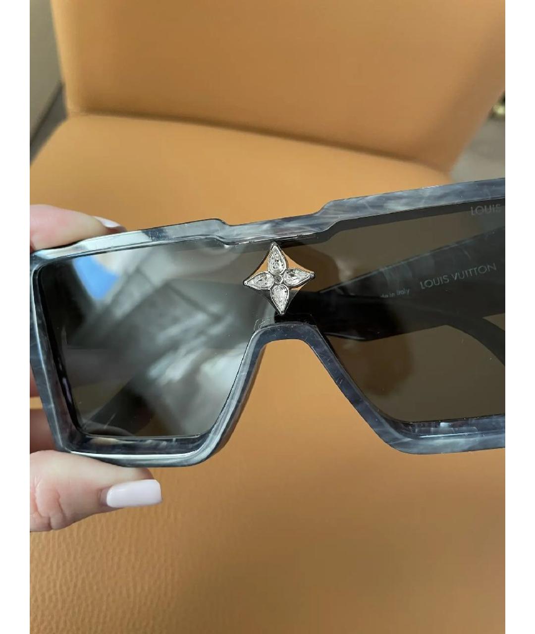 LOUIS VUITTON Антрацитовые пластиковые солнцезащитные очки, фото 7