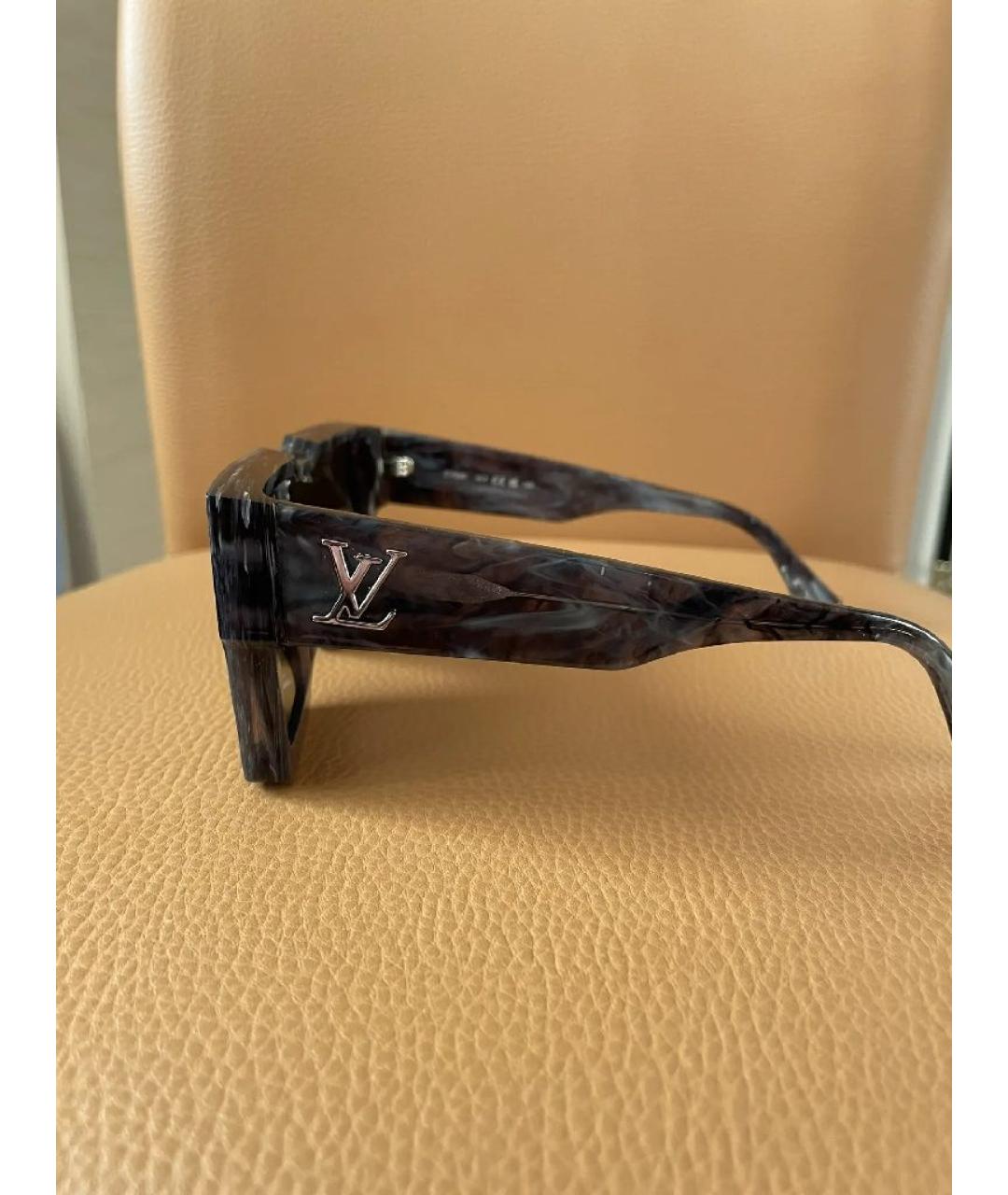 LOUIS VUITTON Антрацитовые пластиковые солнцезащитные очки, фото 3